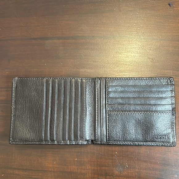 Fossil Leather Bifold Brown Leather Men’s Wallet - Picture 3 of 13